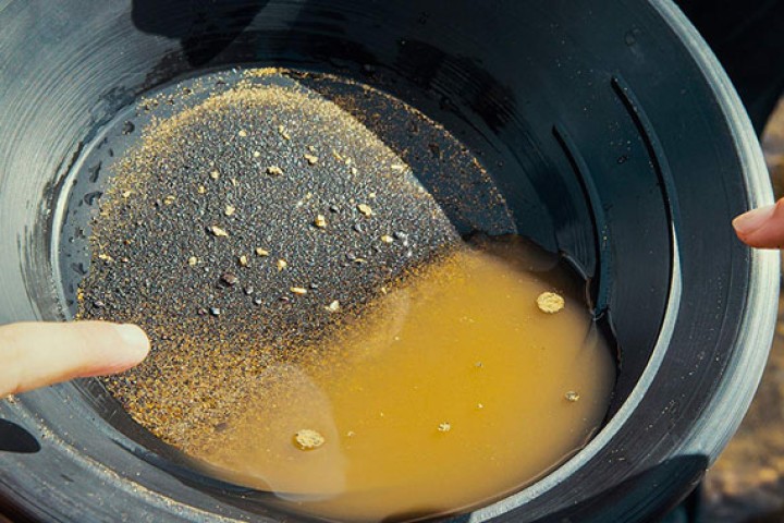 गाउँपालिकाको अनौठो योजना : सुन चालेर युवायुवतीलाई स्वरोजगार बनाउने