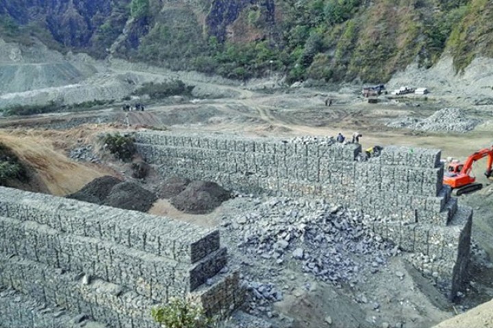 दुई महिनापछि बन्चरे डाँडामा उपत्यकाको फोहोर फ्याँकिने