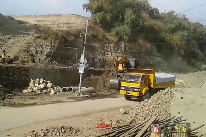 चाबहिल-साँखु सडकः थली बाहेक सबै ठाउँमा यही आवभित्र पीच हुने