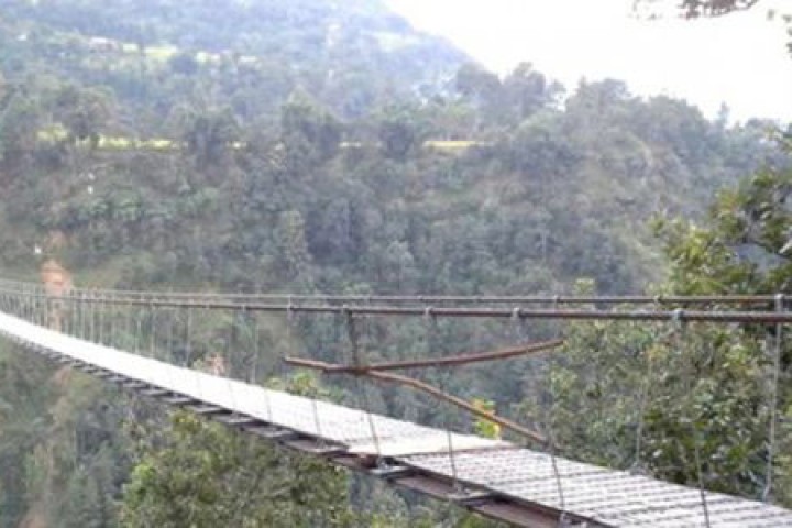 एशियाकै अग्लो झोलुंगे पुलको निर्माण सम्पन्न