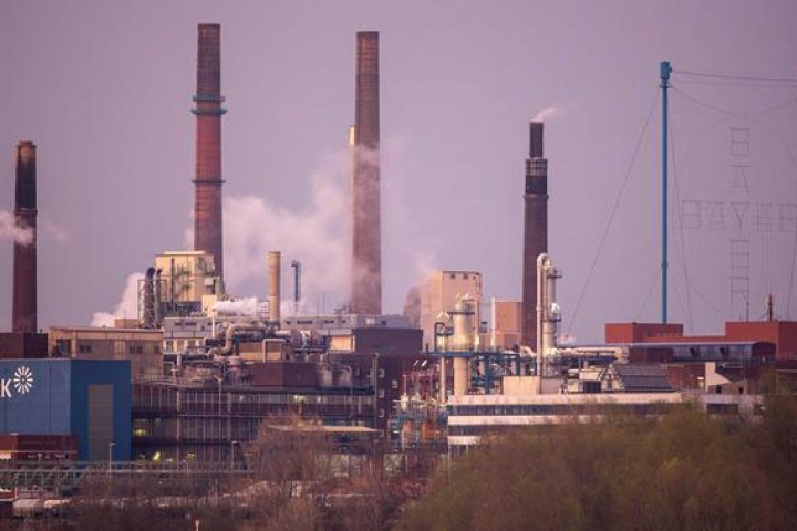 युरोपकै सबैभन्दा ठूलो अर्थतन्त्र भएको जर्मनीको औद्योगिक उत्पादनमा १८ प्रतिशतले घट्यो