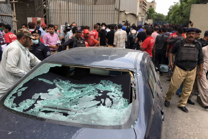 पाकिस्तान स्टक एक्सचेन्जमा बन्दुकधारीको आक्रमण, ९ जनाको मृत्यु, दर्जनौं घाइते