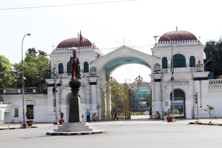 आजदेखि सबै सरकारी कार्यालय दुई सिफ्टमा खुल्दै, स्वास्थ्य सुरक्षा मापदण्ड अनिवार्य