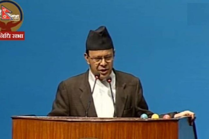 ‘बजेट खर्च गर्ने ठाउँ नपाएर प्रधानमन्त्रीका लागि ५ करोडको गाडी किन्न लागिएको हो ?’