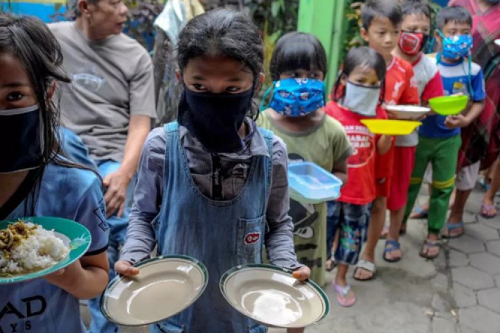 मानवीय र आर्थिक संकटका बीच हामी यसरी गरीबीको अन्त्य गर्न सक्छौं