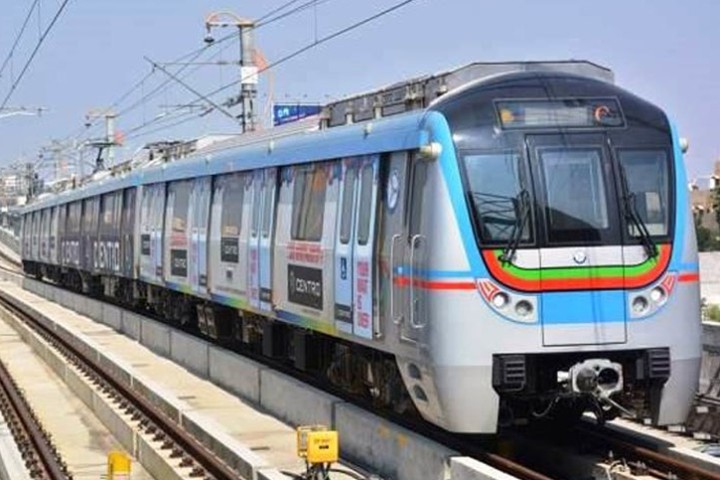 डढेलोसरी कोरोना फैलिरहेकै बेला भारतले सञ्चालनमा ल्यायो मेट्रो रेल