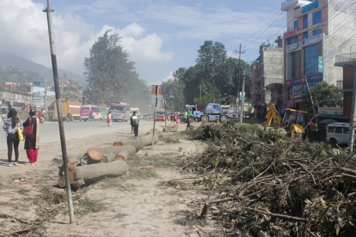 कलंकी-चाबहिल सडक विस्तारका लागि 'साइट क्लियर' अन्तिम चरणमा, महाराजगञ्जका २० घर भत्काइँदै