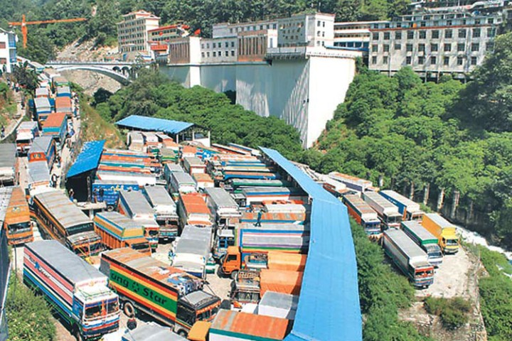 तातोपानी नाका खुल्यो, कन्टेनरलाई २४ घण्टा आइसोलेशनमा राखिने