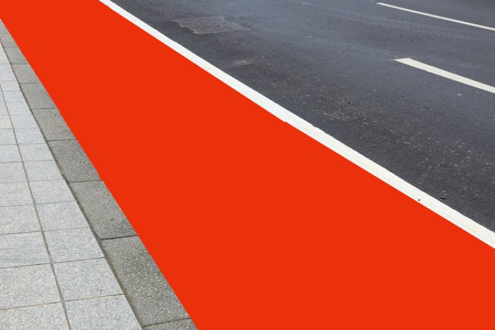 ललितपुर महानगरपालिकाले सडकमा रातो पोत्ने