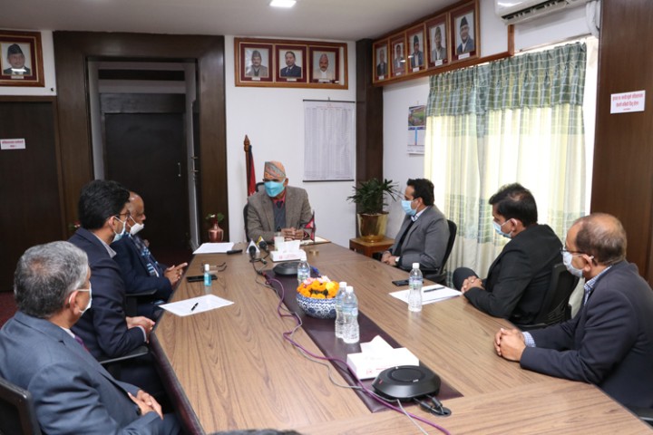 सरकार निजी क्षेत्रलाई साथ लिएर अघि बढ्छ : अर्थमन्त्री पौडेल