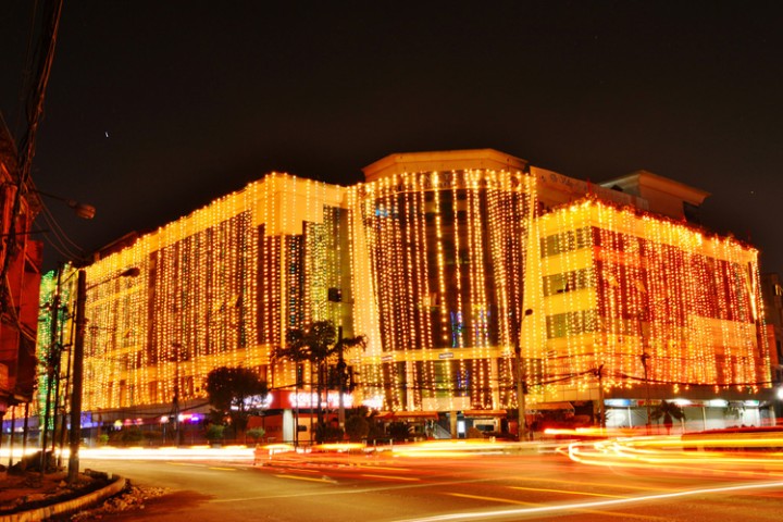 झिलिमिलि बत्तिको व्यापार आधाभन्दा बढीले घट्यो, नेपाली दियोको प्रयोग भने बढ्यो