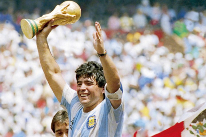 विश्व फुटबलको व्यवसायीकरण र म्यारोडोना