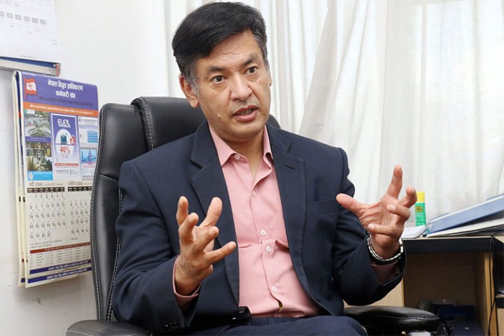 जबरजस्ती हटाइएको भन्दै हितेन्द्रदेव पुगे सर्वोच्च, कुलमानको नियुक्ति खारेजीको माग