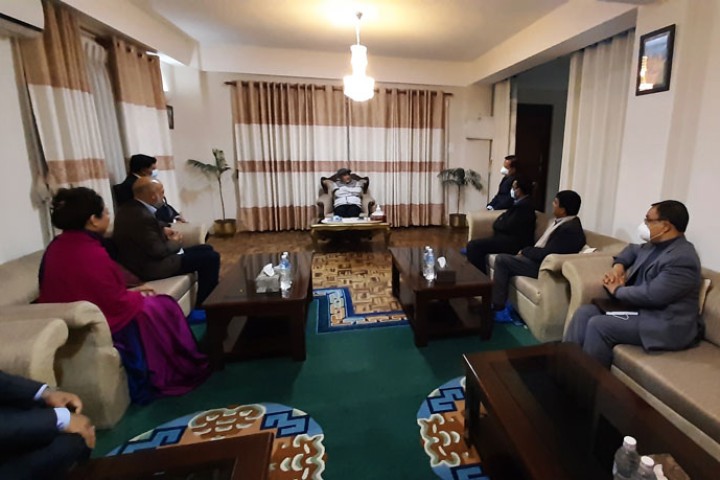 महासंघको नवनिर्वाचित पदाधिकारीद्वारा प्रधानमन्त्रीसँग भेट, निजी क्षेत्रलाई सधैं सहयोग गर्ने आश्वासन