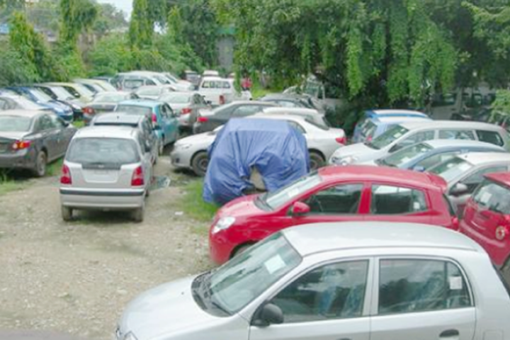 वीरगञ्ज भन्सारले जफत गरेका ४४० गाडी लिलामी गर्न सकेन, करोडौं राजश्व गुम्दै