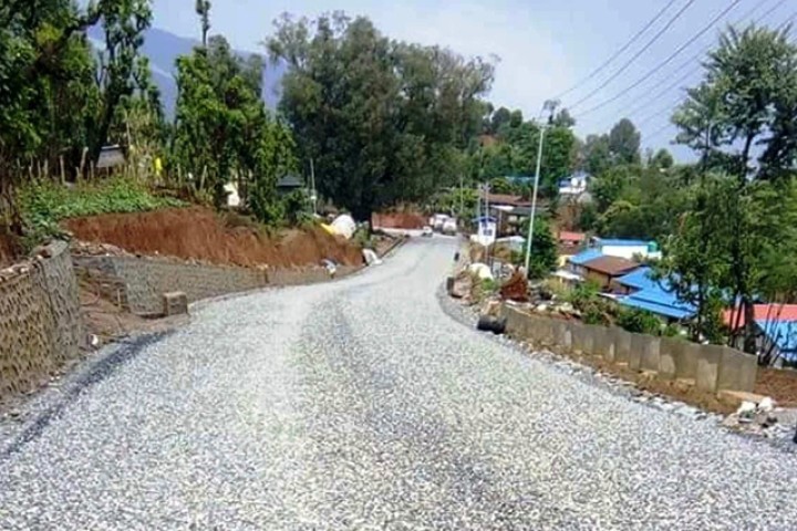 चरिकोट-जिरी सडक स्तरोन्नतिले गति लिँदै, ठेक्का मिति अगावै काम सकिने