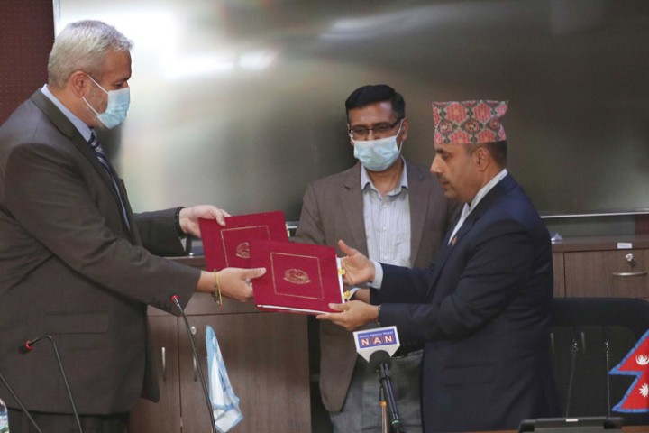 खोप किन्न सरकारले लिने भयो ८ अर्ब ७० करोड ऋण