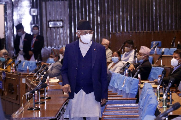 प्रधानमन्त्री ओलीले पाएनन् विश्वासको मत, भए पदमुक्त