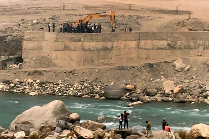 भारतले मानसरोवर जाने सडक बनाउँदा नेपालतिरको बाटो अवरुद्ध