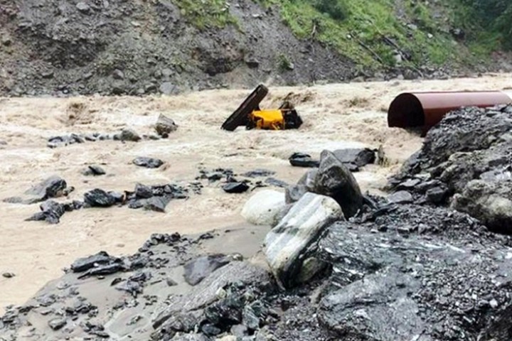पहिरोबाट सात जलविद्युत् आयोजना प्रभावित