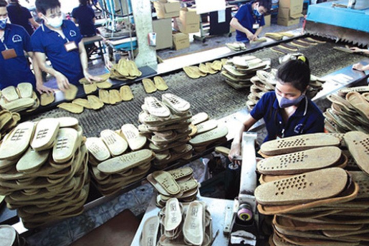 ३० अर्ब लगानीका फुटवेयर उद्योगहरु संकटमा, ५० प्रतिशतको उत्पादन ठप्प