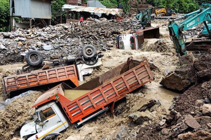 बाढीपहिरोले पुर्याएको क्षति उपर २ अर्बको बीमा दाबी