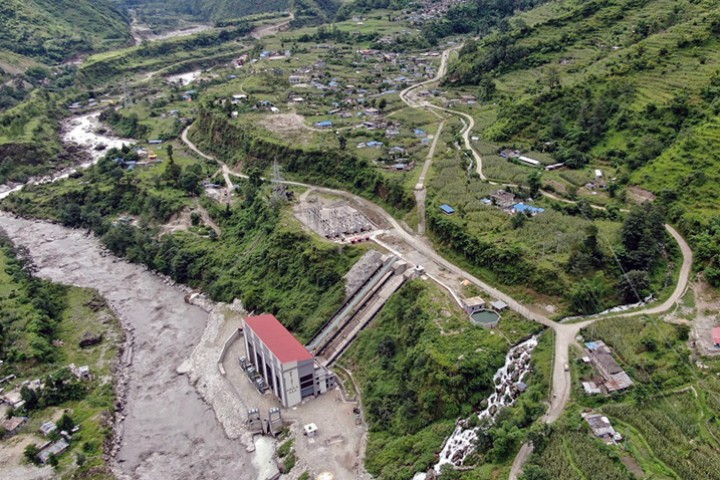 म्याग्दीमा १३ जलविद्युत् आयोजना निर्माणाधीन, धमाधम प्रसारण लाइन बन्दै