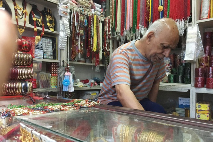 कोरोनाले चौपट तर, कागजे नीतिले छुन नसकेको 'सलिम' जस्ताको साना व्यवसाय