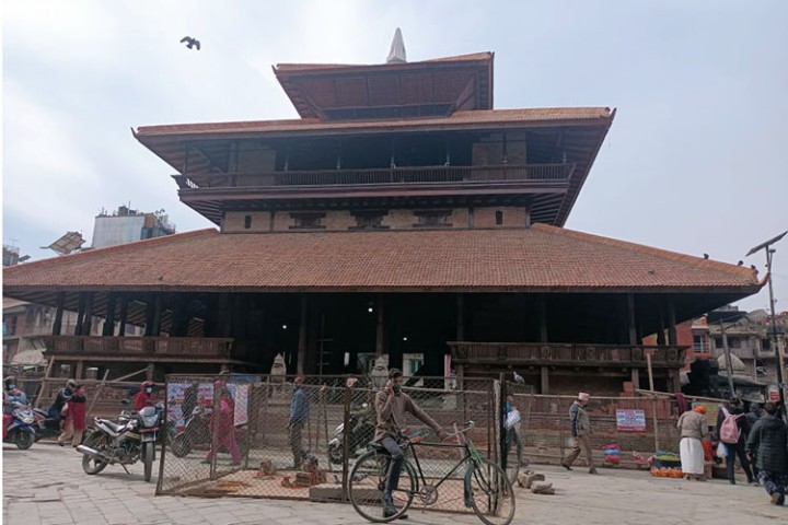 ६ जिल्लाका सालको काठले ठडियो काष्ठमण्डप