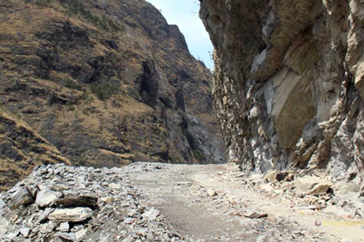 आधा समय सकिँदा पनि सुरु भएन स्याफ्रुबेँसी-रसुवागढी सडक निर्माण