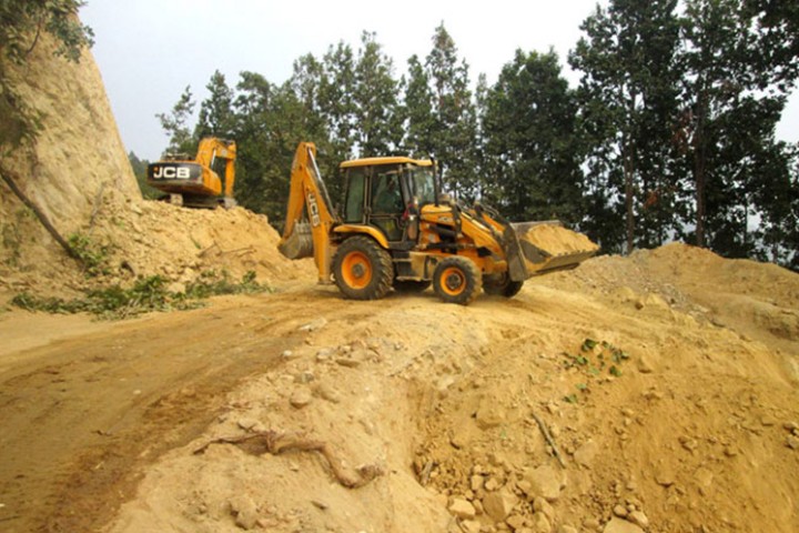 बजेट भएपनि सडक निर्माण भएन, चाडपर्वलाई दोष दिँदै विभाग