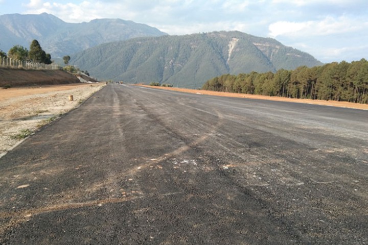 राजनीति गर्ने थलो बन्दै बलेवा विमानस्थल  : ३१ वर्षमा बल्ल कालोपत्र, जहाज उड्ने टुंगो छैन