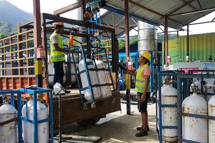 झापामा फोहरबाट बायोग्यास उत्पादन सुरू, एपी ग्यासभन्दा सिलिण्डरमा रू. १५० सस्तो पर्ने