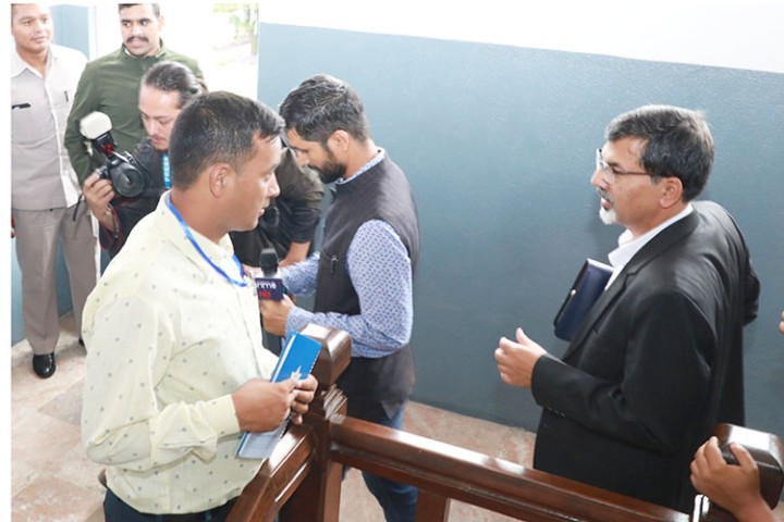 छानबिन समितिद्धारा पूर्व अर्थमन्त्री शर्मासँग ३ घण्टा सोधपुछ, भने-‘बजेट निर्माणमा बाहिरी व्यक्तिको संलग्नता छैन’