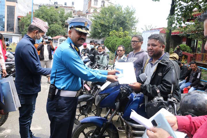 हराएका २० वटा मोटरसाइकल सम्बन्धित धनीलाई फिर्ता