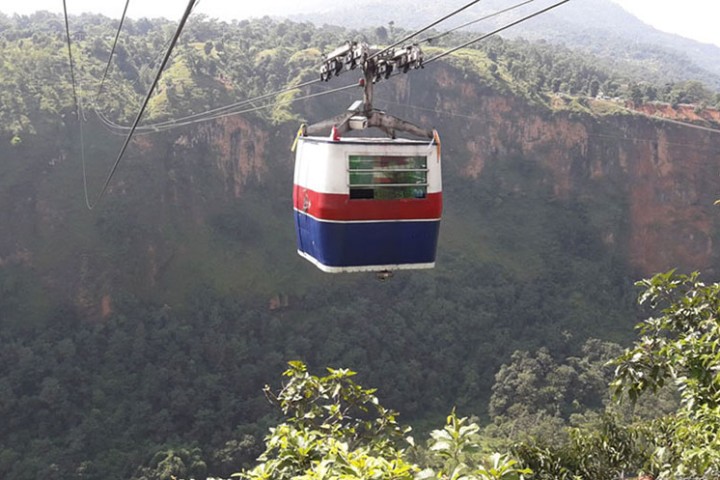 सुस्ताएको कुश्मालाई उठाउने नेपालकै पहिलो केबलकार मोडेलको ‘यान्त्रिक पुल’