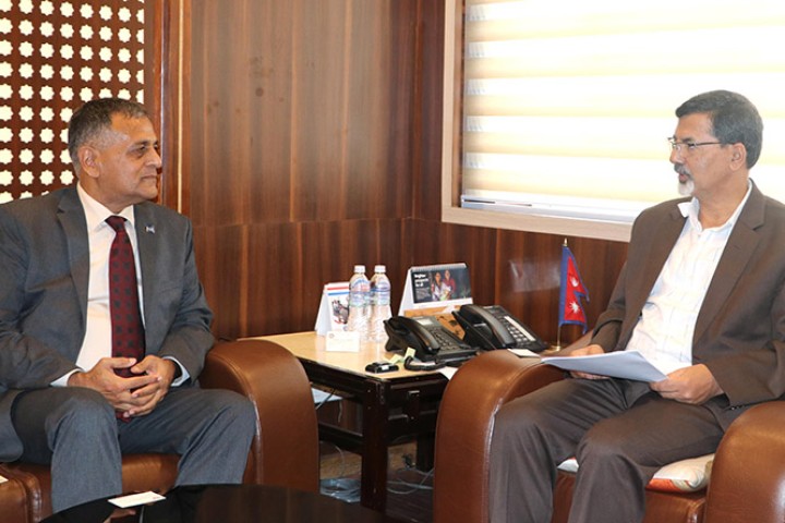 निजी क्षेत्रलाई सहुलियत पूर्ण कर्जा दिन अर्थमन्त्रीले गरे अनुरोध