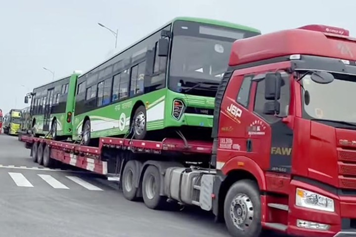 साझाका ३७ वटा विद्युतीय बस चीनबाट हिँडे, दशैंपछि नेपाल आइपुग्ने