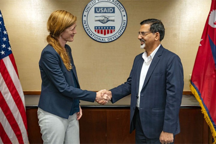 अर्थमन्त्री शर्मा र अमेरिकी सहयोग नियोग प्रमुखबीच भेटघाट