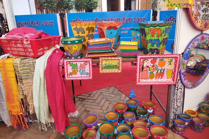 महिला उद्यमी हस्तकला मेला सुरू