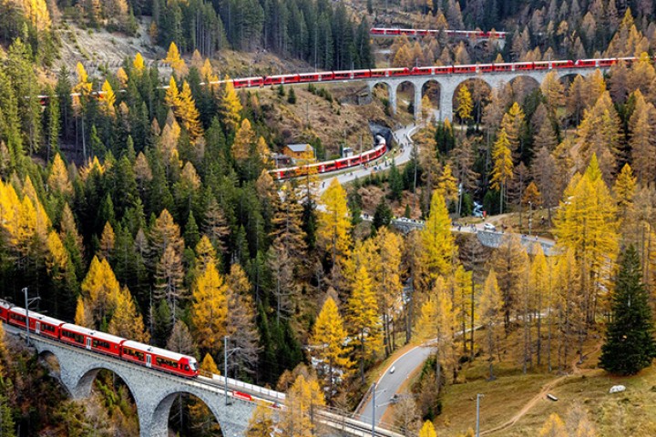 स्वीट्जरल्यान्डले बनायो संसारकै सबैभन्दा लामो यात्रुवाहक रेल