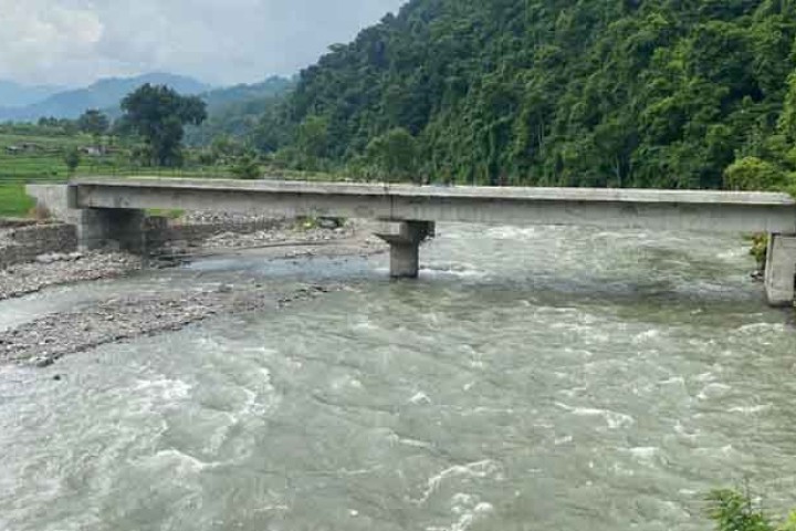 सडक नभएको ठाउँमा पुल बनाउने विरुद्ध साढे ५ करोड भ्रष्टाचारको मुद्दा