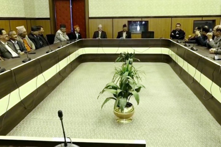 प्रचण्डलाई विश्वासको मत दिने कांग्रेसको निर्णय, सरकारमा जाने