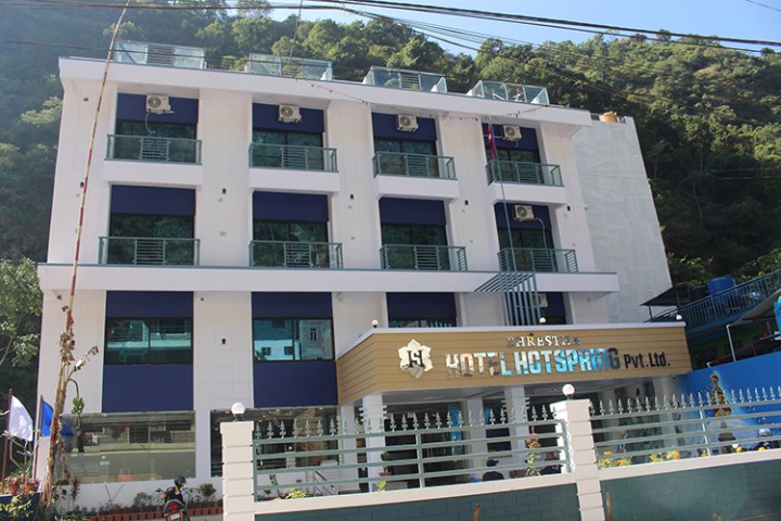 बेनीमा १५ करोड लगानीमा संचालनमा आयो होटल 'हटस्पिरिङ'