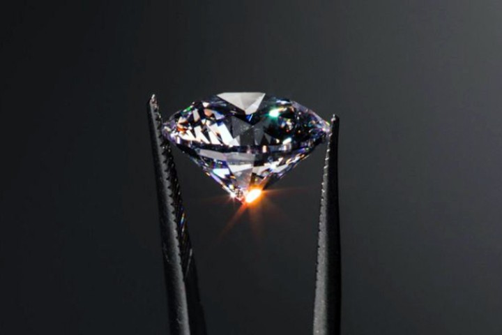 प्रदूषित हावाबाट बन्छ कपडादेखि बहुमूल्य हीरा