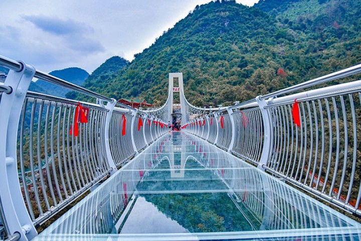 अब सरकारले आकर्षक र नौला झोलुङ्गे पुल निर्माण गर्ने