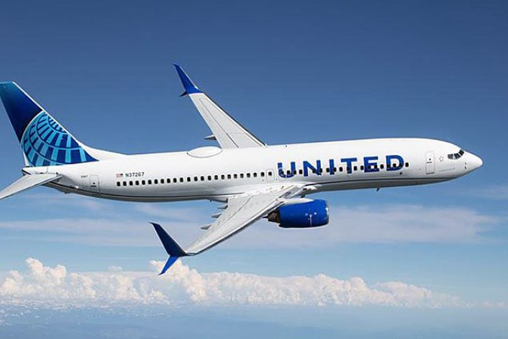 यात्रुले उडिरहेको विमानको ढोकाको चुकुल खुस्काइदिएपछि...