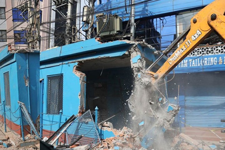 सडक मिचेर बनाइएका डेढ दर्जन प्रहरी बिट हटाउन निर्देशन