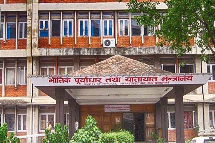 निर्माण व्यवसायीले चैतभित्र इजाजतपत्र नवीकरण गर्नुपर्ने