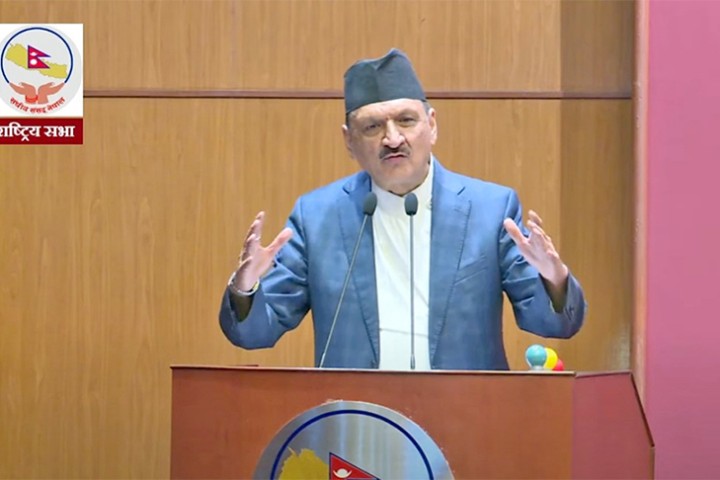 ब्याजदर घटाएर अर्थतन्त्र चलायमान बनाइन्छ  : अर्थमन्त्री महत